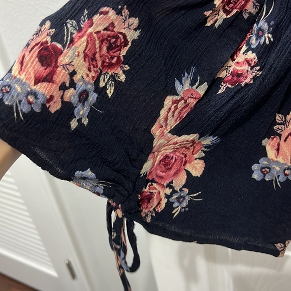 Navy Floral Romper - Picture 5 of 8